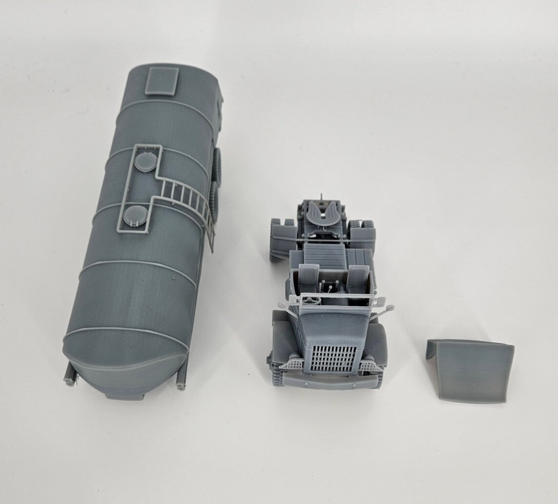 Autocar Tractor & Fuel Trailer - 1/48 Scale - WWII US Army - 3D Printed - Model