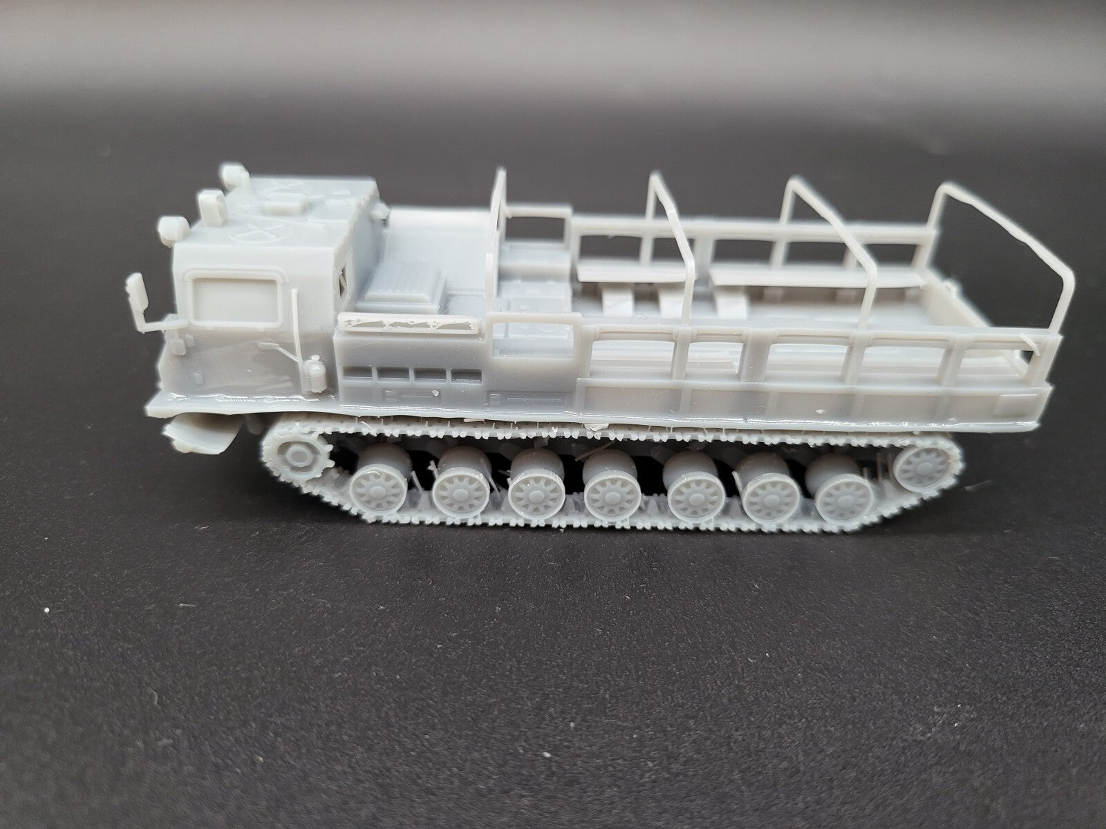 1:100 MT T tractor soviet  russian ukrainian army