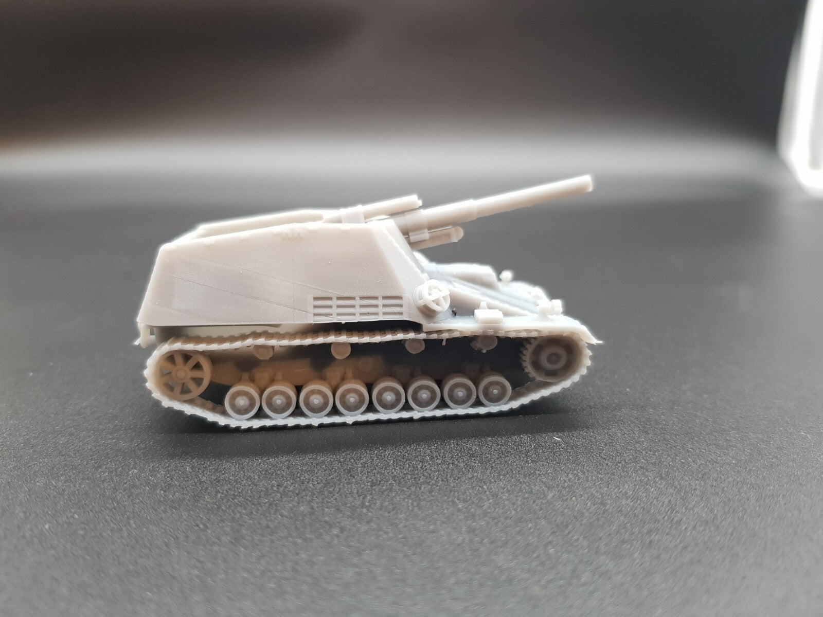1:100 sd.kfz 165 hummel