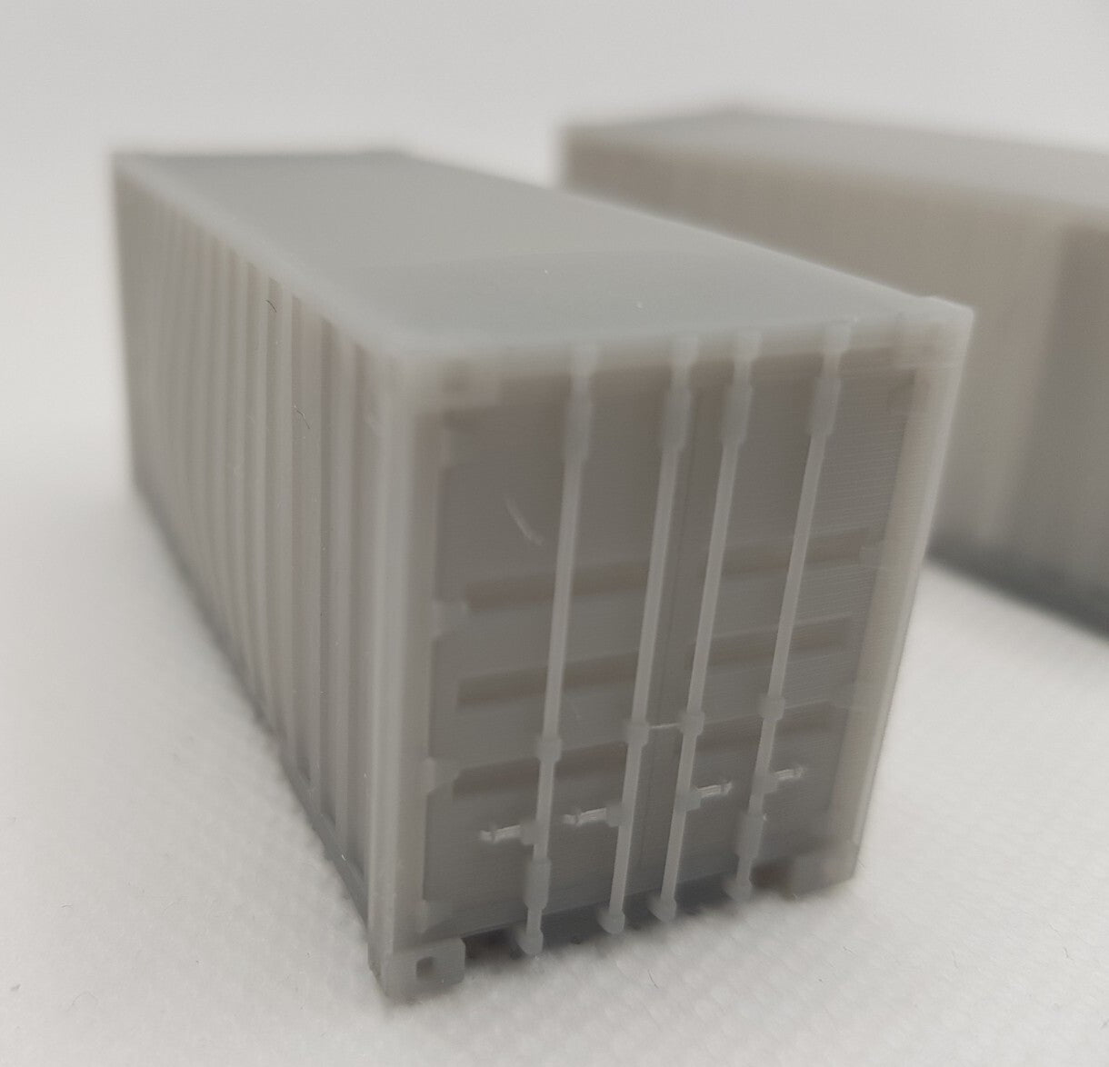 1/87  2 containers  HO
