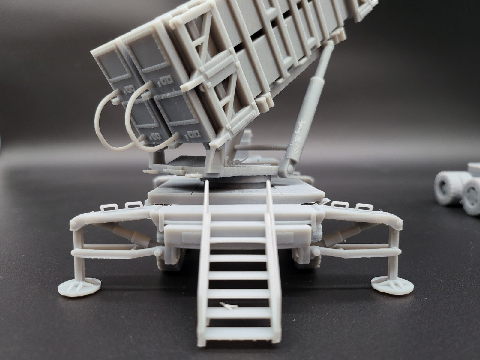 1:43 PATRIOT  MIM 104
