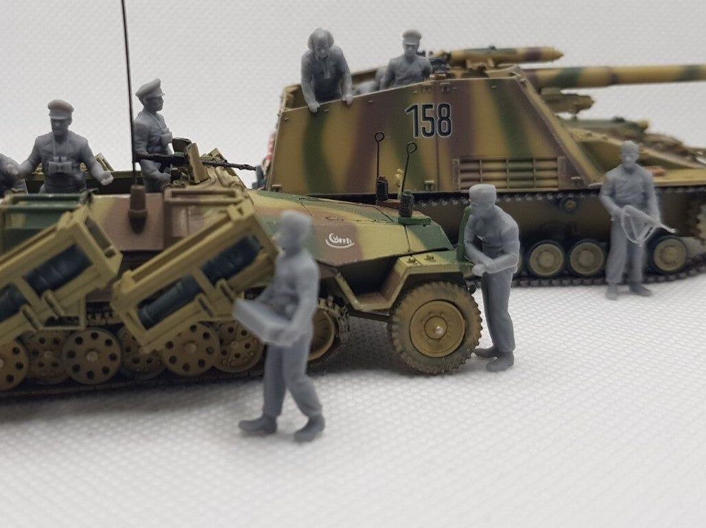 1/72  14 GERMANS   TANK  CREWS  WW2