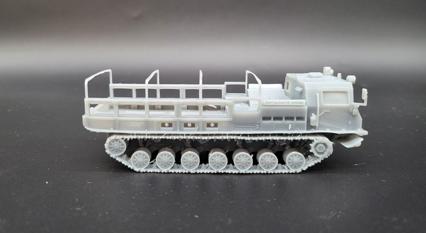 1:100 MT T tractor soviet  russian ukrainian army