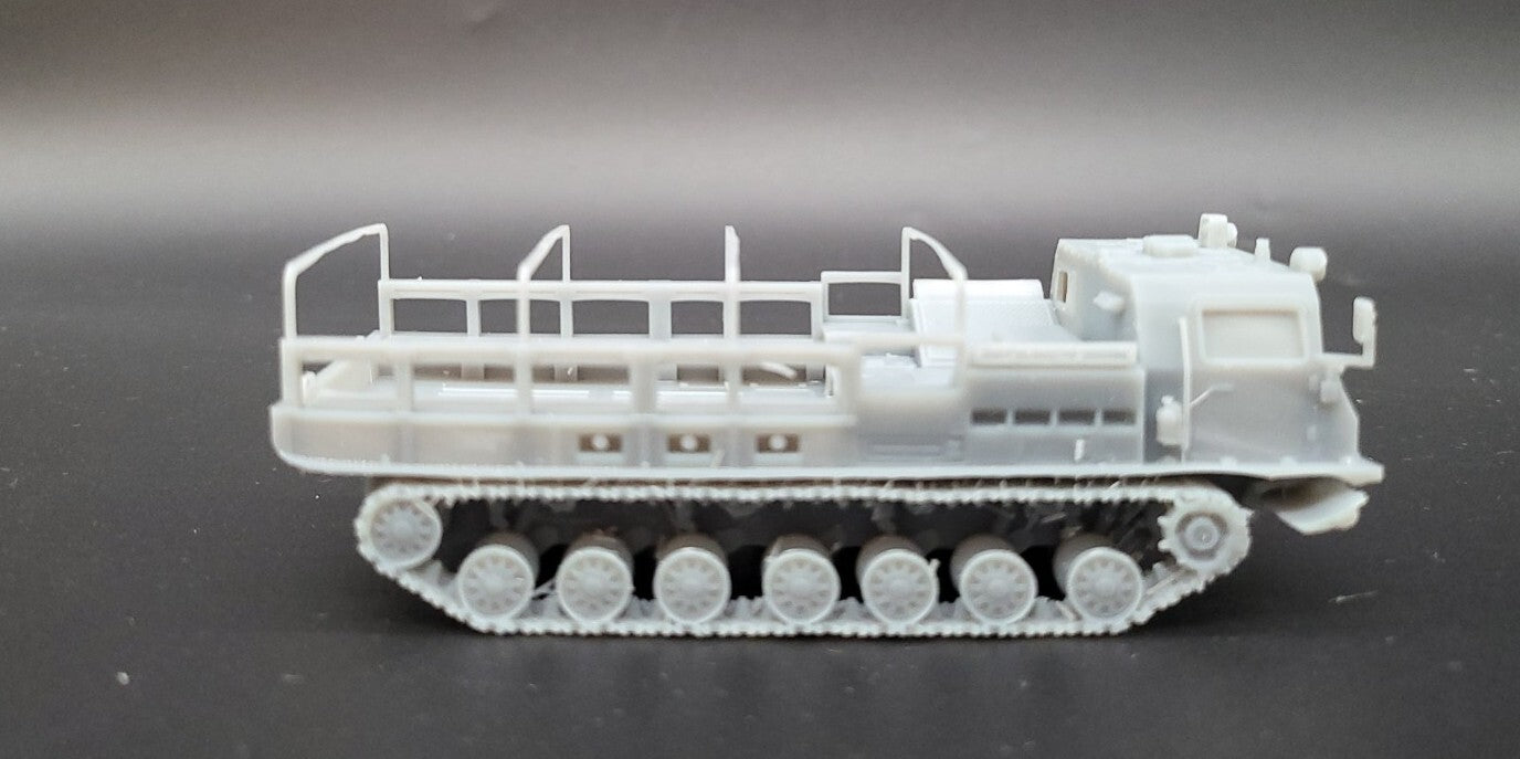 1:100 MT T tractor soviet  russian ukrainian army