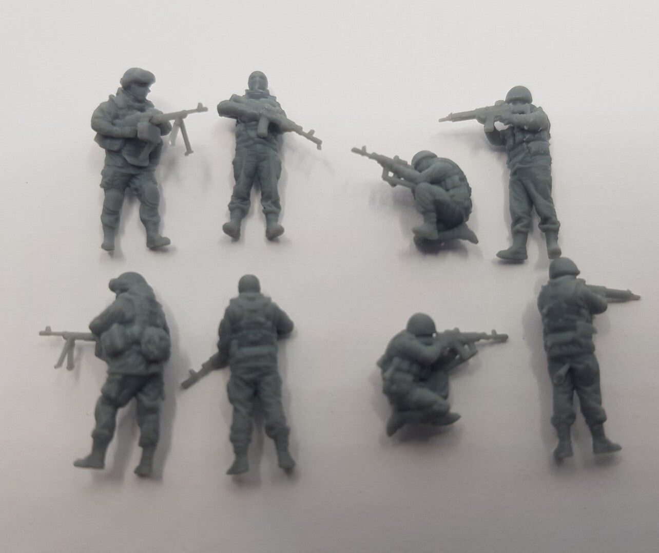 1/87  8  russians modern soldiers