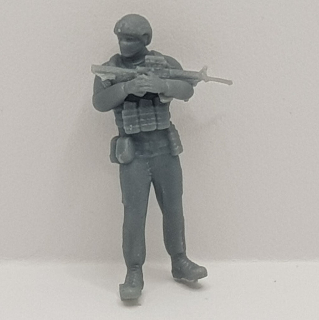 1/56 Scale Ukrainian Soldiers Set - 10 Plastic Figures, New, Gray Color