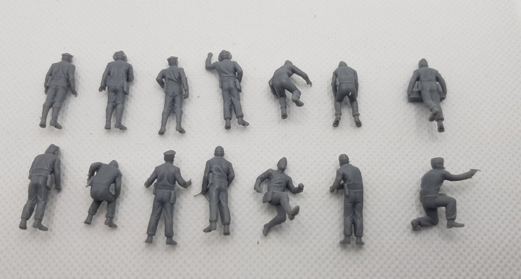 1/72  14 GERMANS   TANK  CREWS  WW2