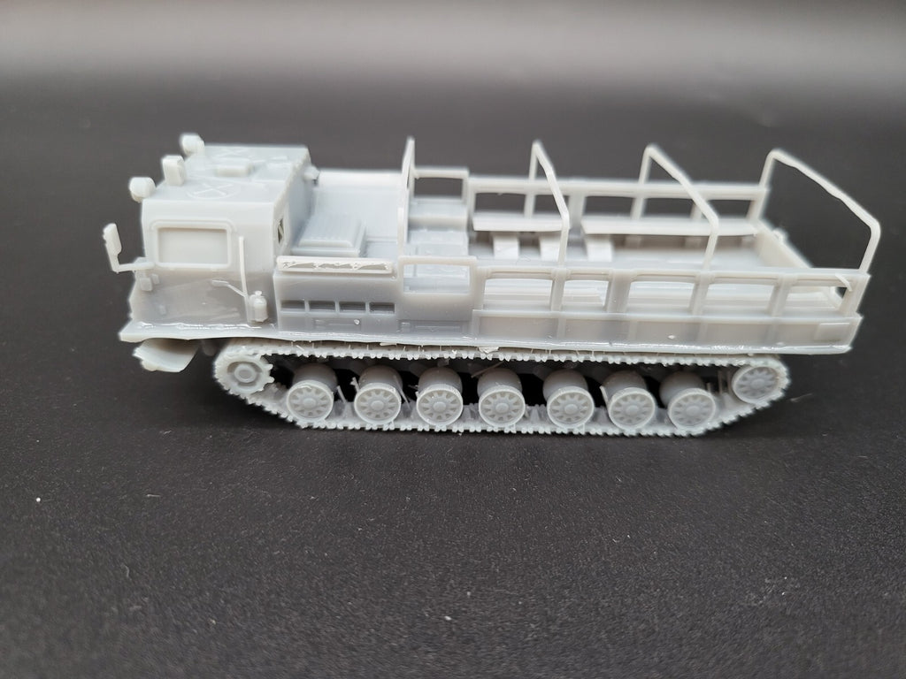 1:100 MT T tractor soviet  russian ukrainian army