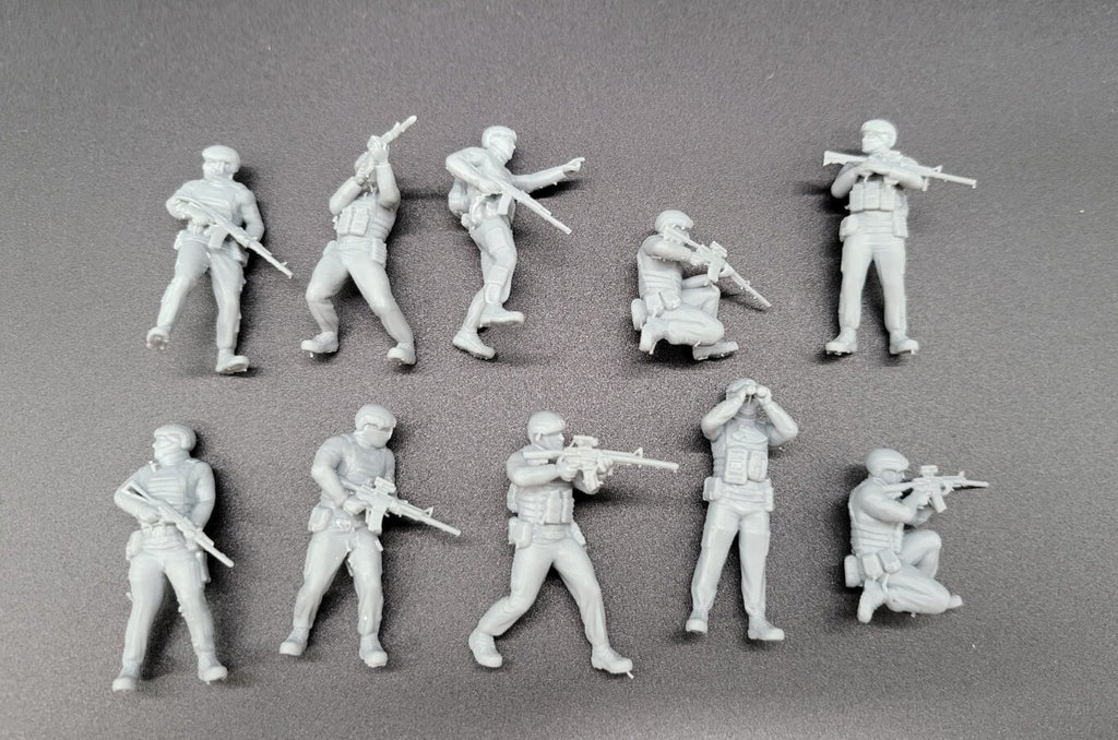 Ukrainian Soldiers x10 - 1/48 Scale - Modern Army - 3D Printed - Military Model