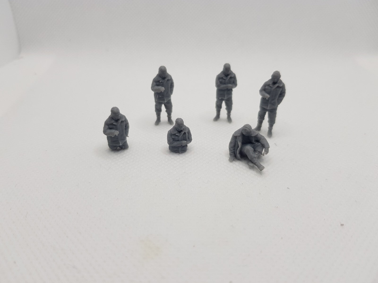 Tank Crews x6 - 1/35 Scale - Soviet Russian Ukrainian - 3D Printed - Resin Model