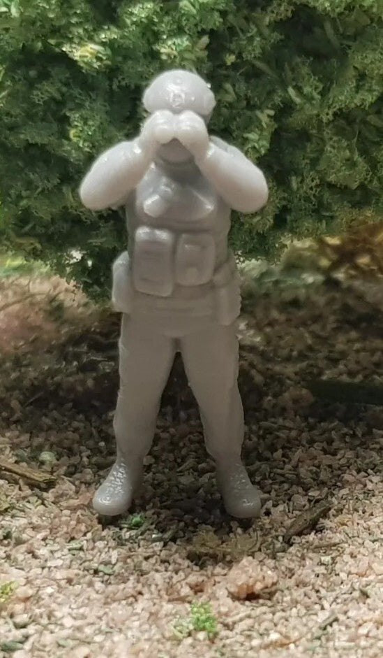 1/56 Scale Ukrainian Soldiers Set - 10 Plastic Figures, New, Gray Color