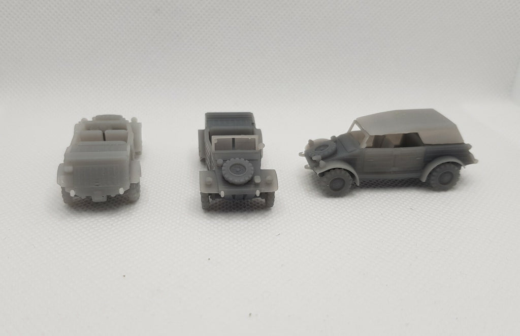 1:72   kubelwagen x 3  WW2 german
