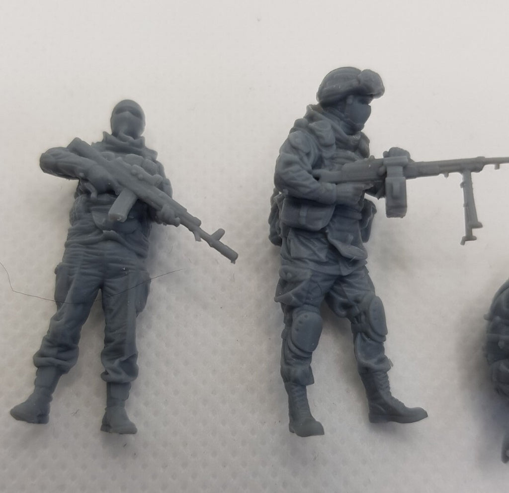 Russian Soldiers x4 - 1/43 Scale - Modern Army - 3D Printed - Resin - Military