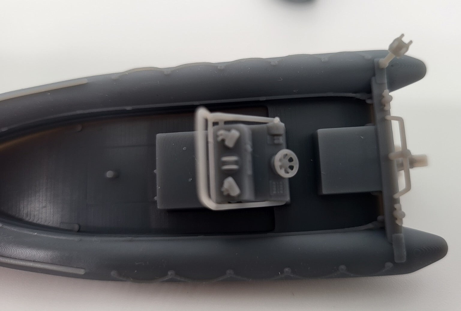 1:87  2 NAVY SEALS commando Boat