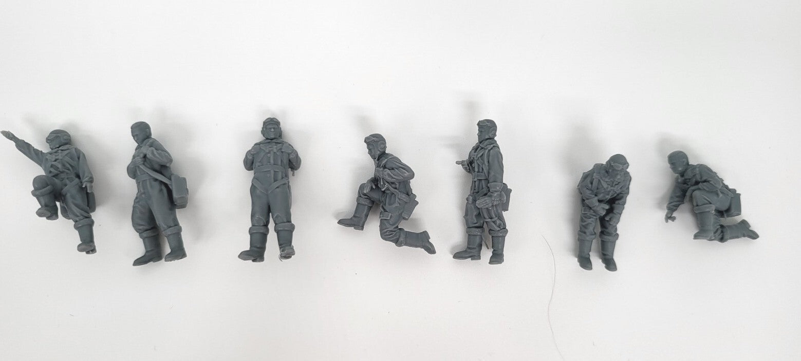 1/48  7 Soviet  PILOTS  soviet USSR WW2