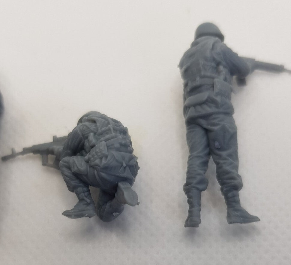 Russian Soldiers x4 - 1/43 Scale - Modern Army - 3D Printed - Resin - Military