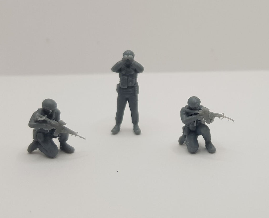 1/56 Scale Ukrainian Soldiers Set - 10 Plastic Figures, New, Gray Color