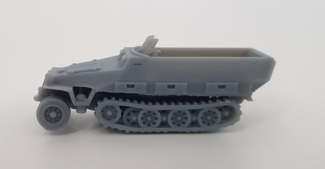 Hanomag SdKfz 251/1 - 1/100 - WW2 Military Model - 3D Printed Resin