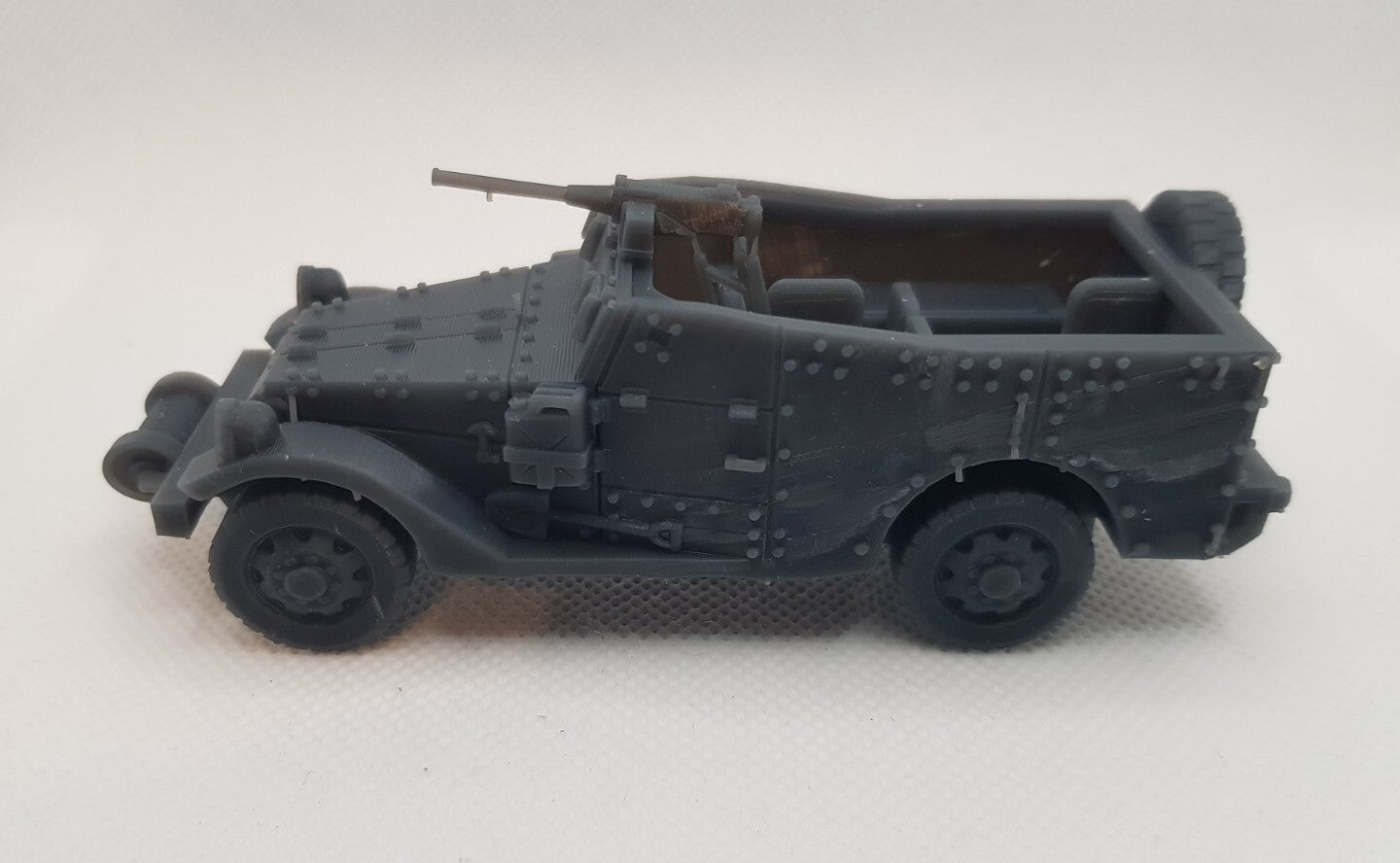 1:43 WW2 white M3 scout car