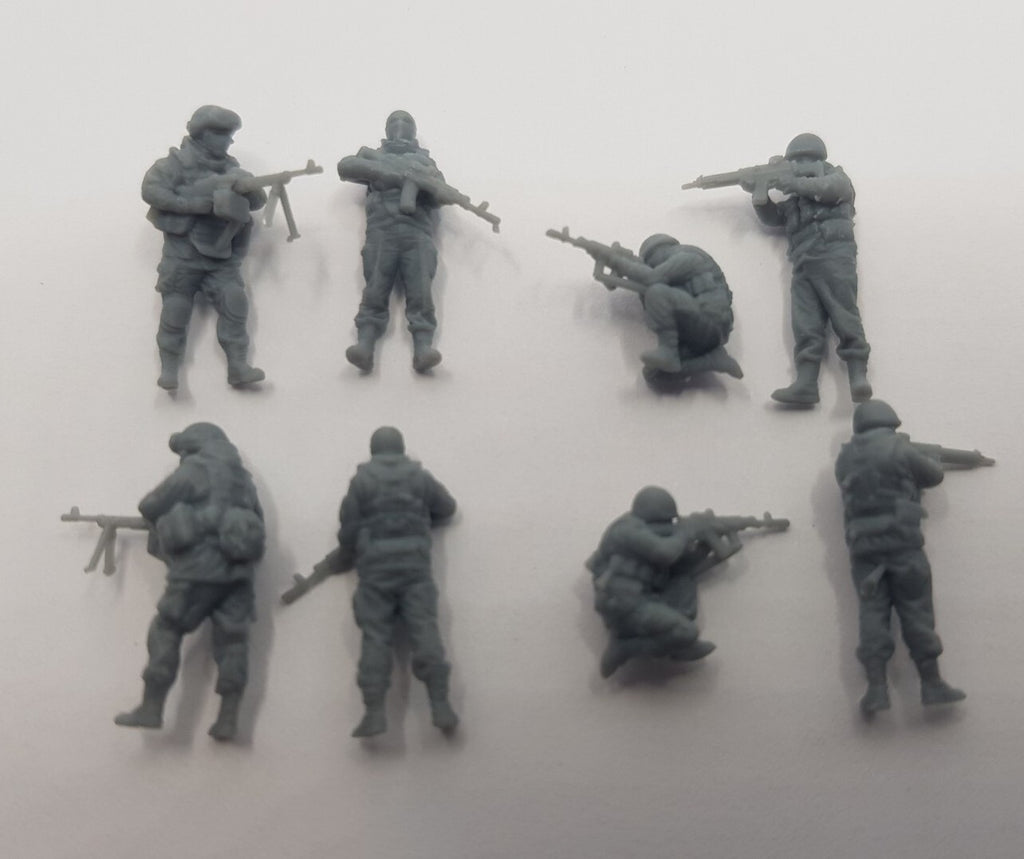 1/87  8  russians modern soldiers