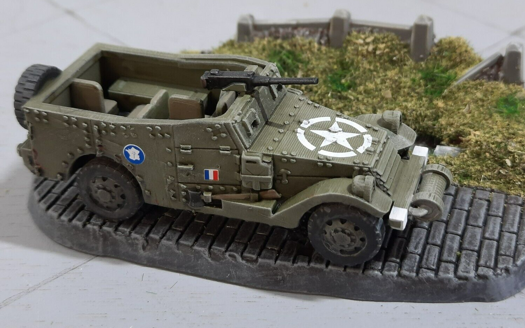 1:72 WW2 white M3 scout car